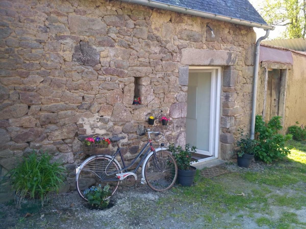 Gite Le Valet, T2 Classe 3 Etoiles, Entre Rennes Et Saint-Malo La Chapelle-aux-Filtzmeens ภายนอก รูปภาพ